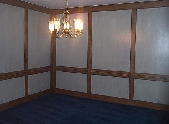 3rd image of 2713 Camelot Dr