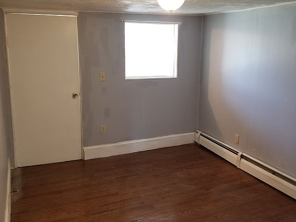 3rd image of 13 Dexter St #2