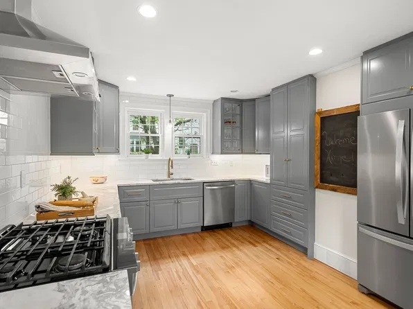 217 Main St, Groton, MA 01450