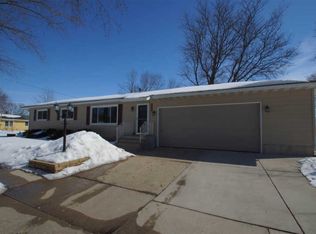122 N Park St, Belleville, WI 53508