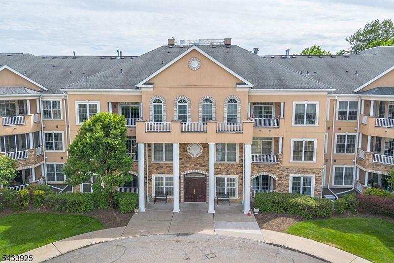 1st image of 3215 Franklin Ln #3215