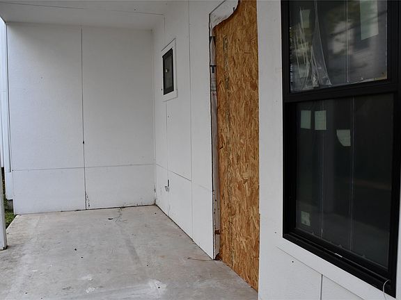 2nd image of 920 Patterson St