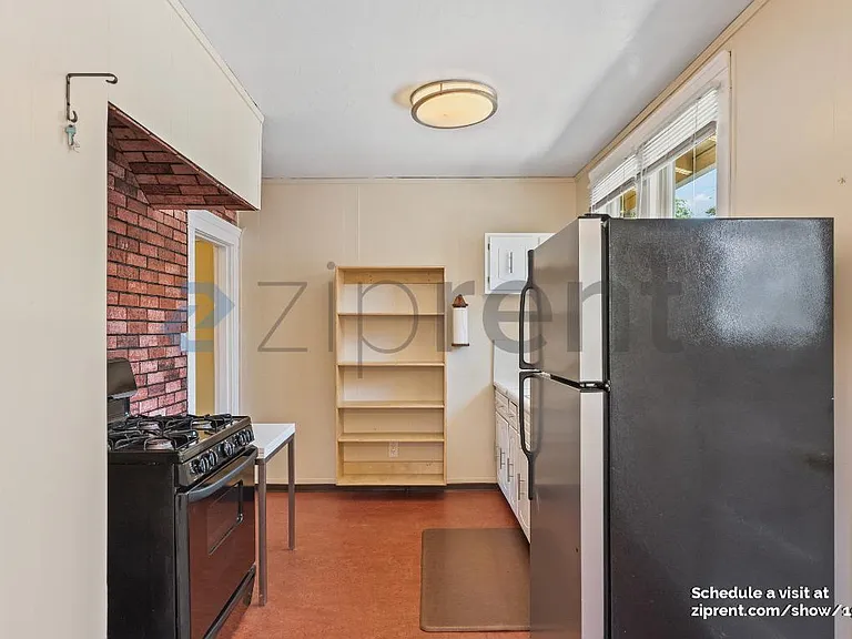 1336 Parker St — Photo 14
