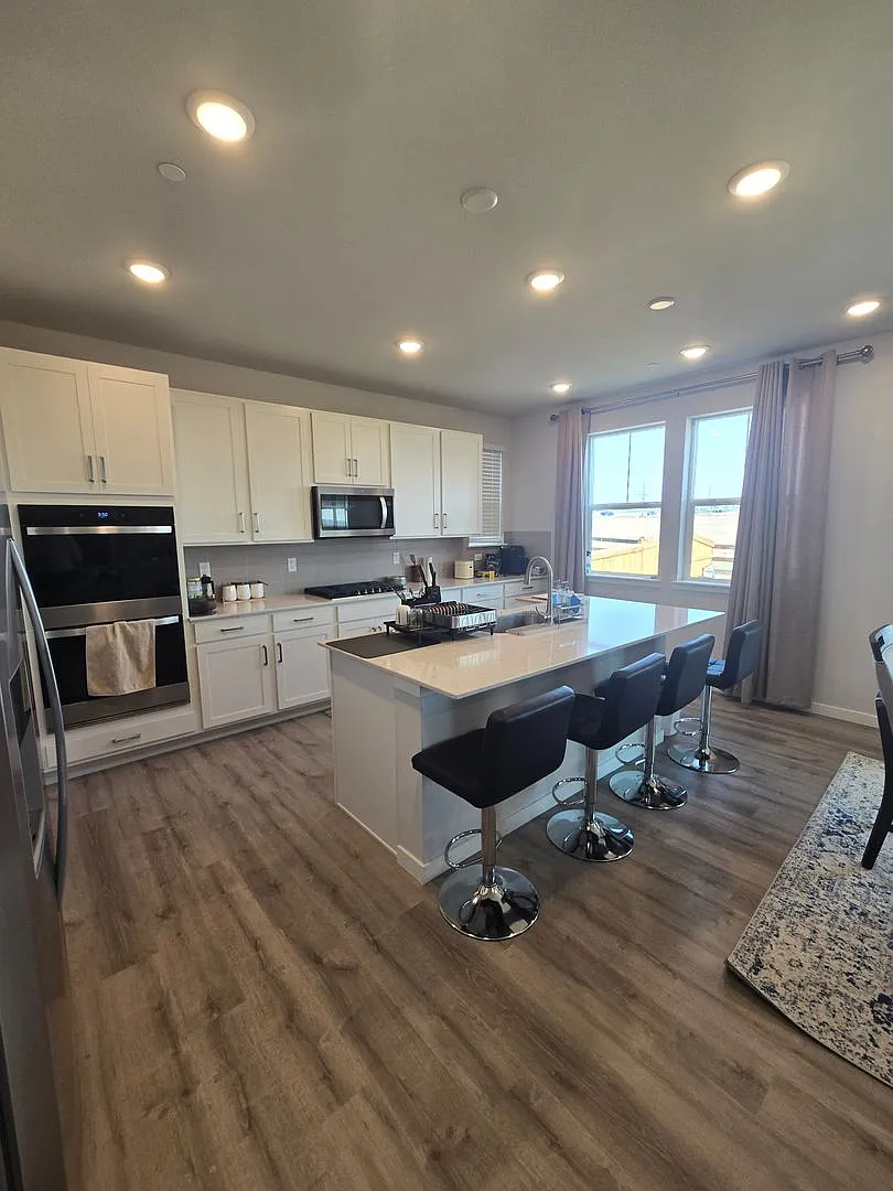 Nearly Brand New Home in Parkdale — Photo 4