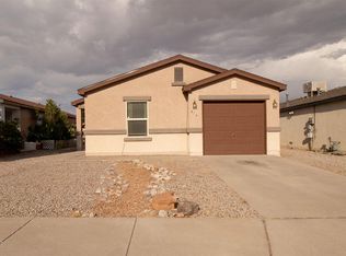 476 Desert Bluff Dr SW, Albuquerque, NM 87121