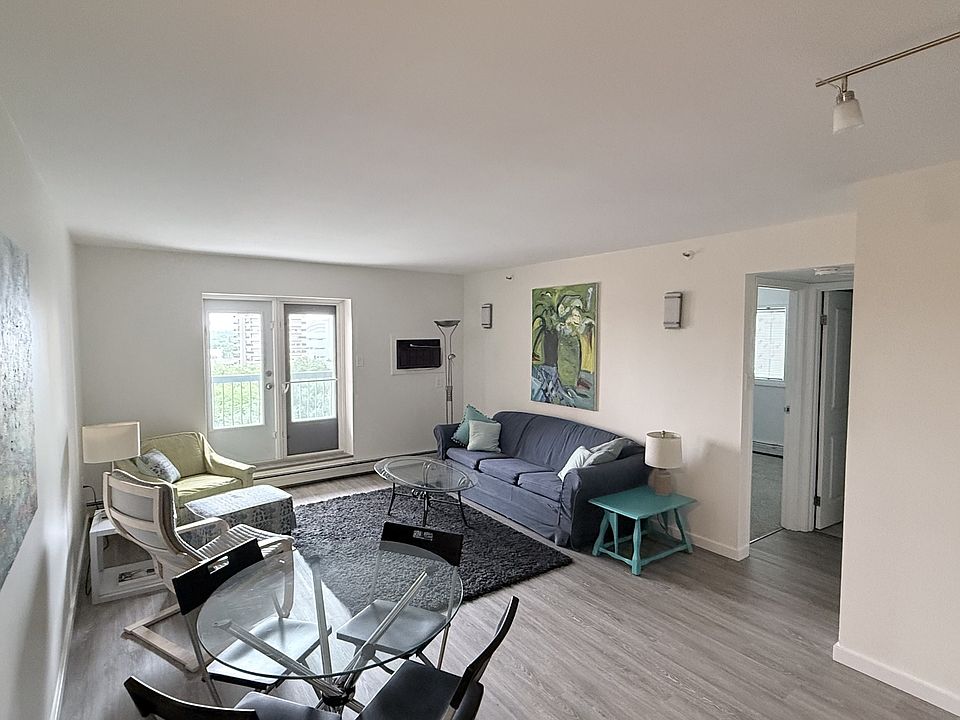 1st image of 405 5th Ave N #1005