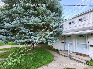 32258 Oscoda Ct, Westland, MI 48186
