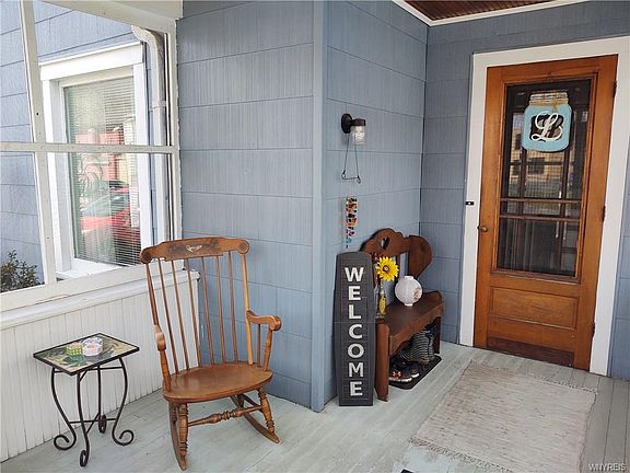 5th image of 334 Easton St