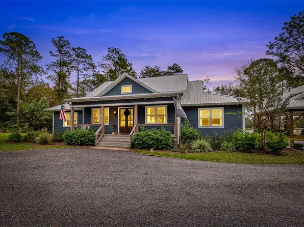 225 Maryanne Lake Cir, Brunswick, GA 31523