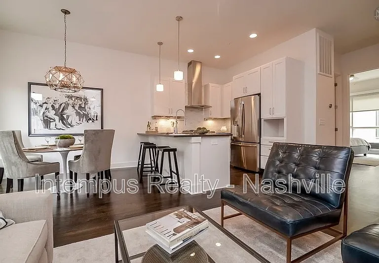 821 Melpark Ct — Photo 2