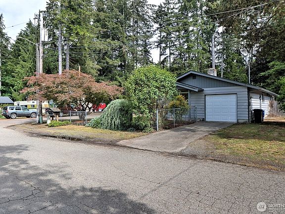 4th image of 944 Barnhard Street