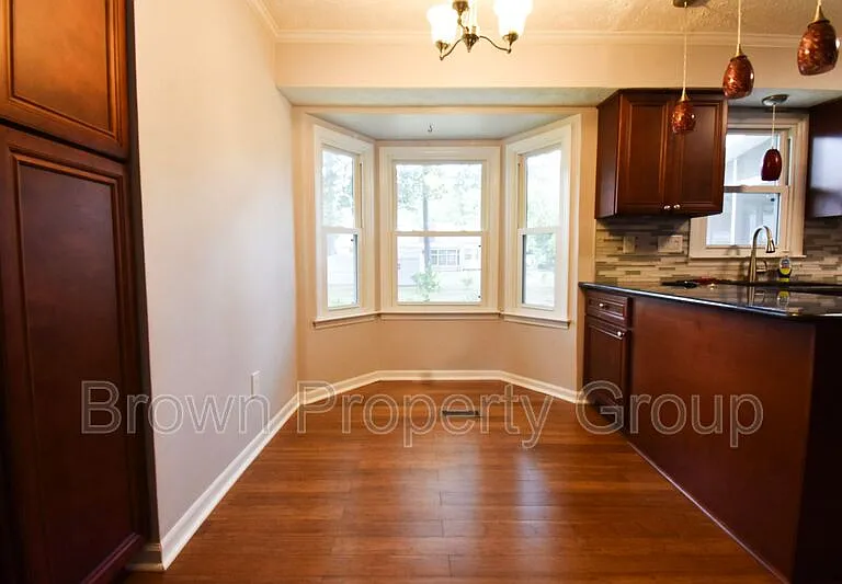 5804 Norman Pl — Photo 10
