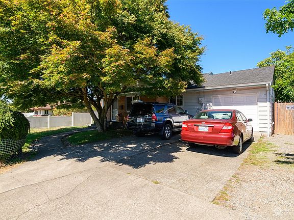 2nd image of 601 12th Street SE