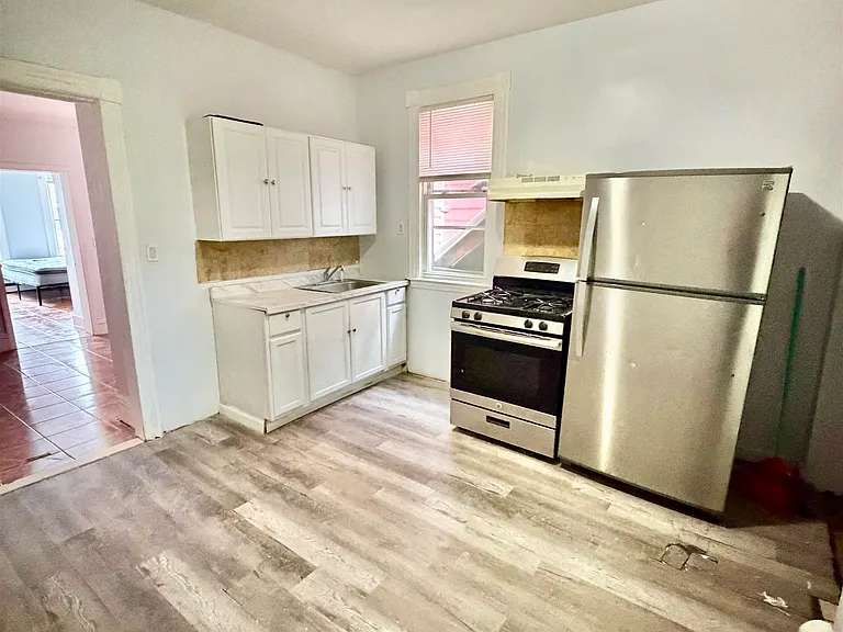 33 Fulton Ave #1 — Photo 5