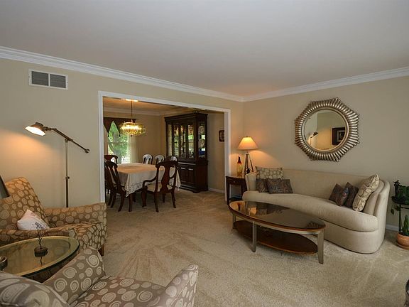 3rd image of 7663 Brookstone Dr