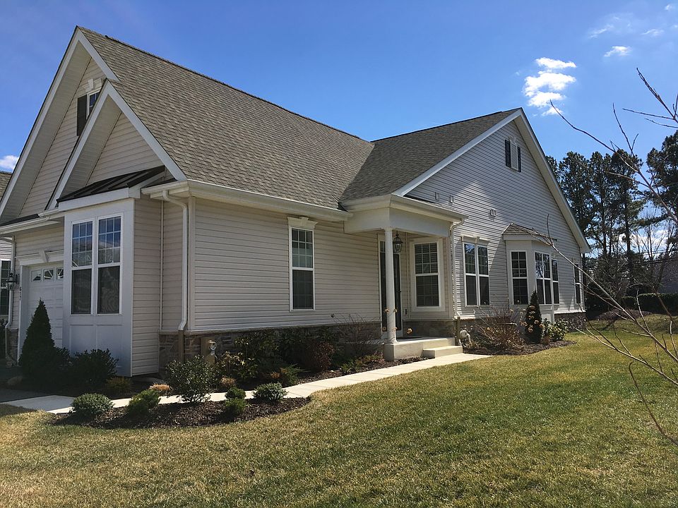 1st image of 617 Caracle Ct