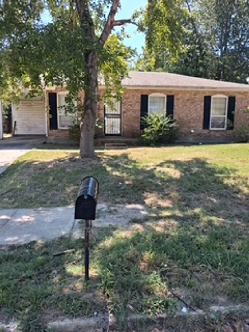3 Bed 2 Bath Raleigh Home Available NOW — Photo 1