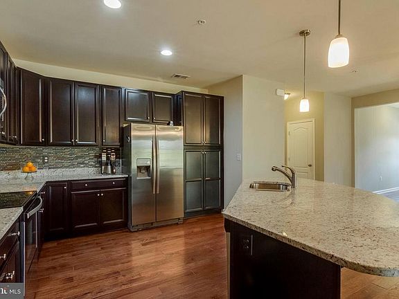 4th image of 130 Dandridge Ct #101