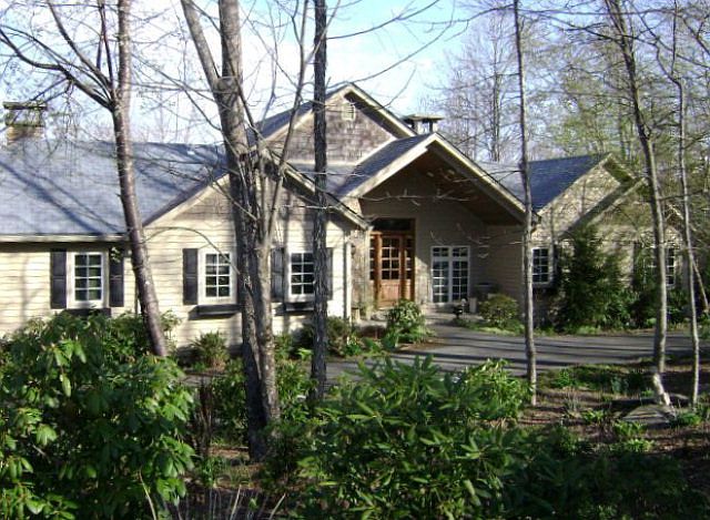 1st image of 300 Crestwood Forest Dr