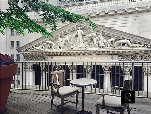Sold by R New York | media 1