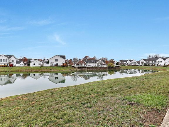 3rd image of 687 Pondview Dr #35