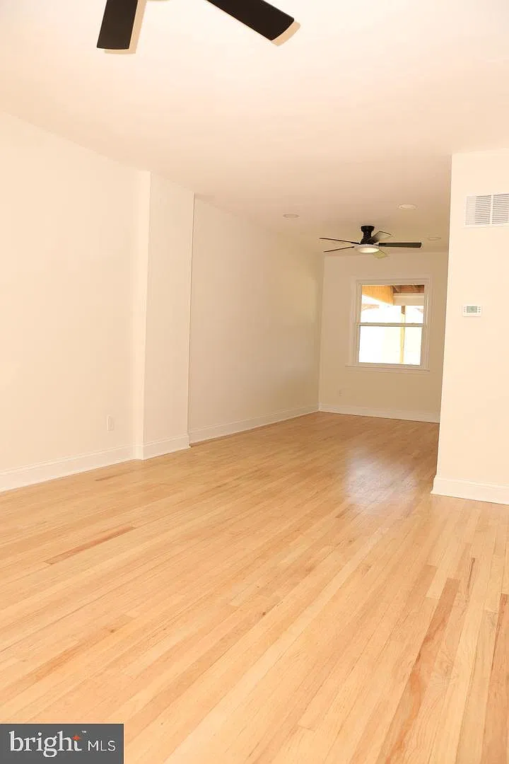 3 bed, 2.0 bath, 1680 sqft, $2,100 — Photo 3