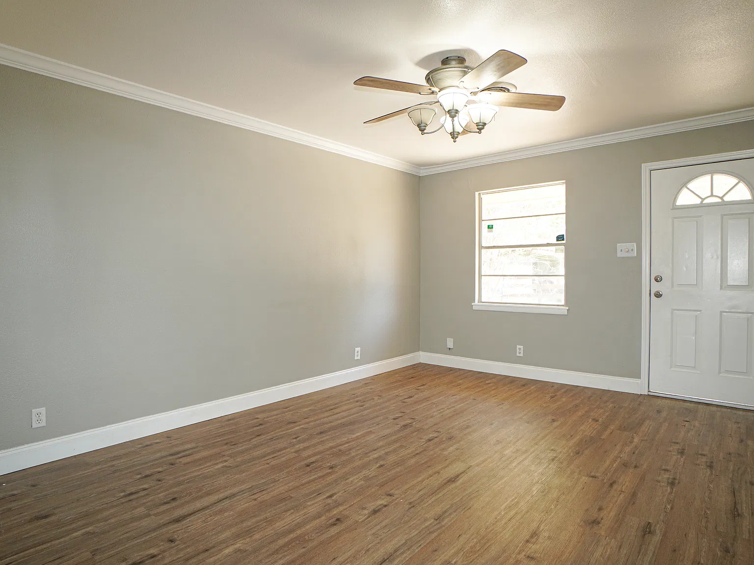 3 bed, 1469 sqft, $1,600 — Photo 4