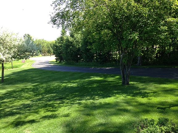 4th image of N5067 Shawano Hills Ct