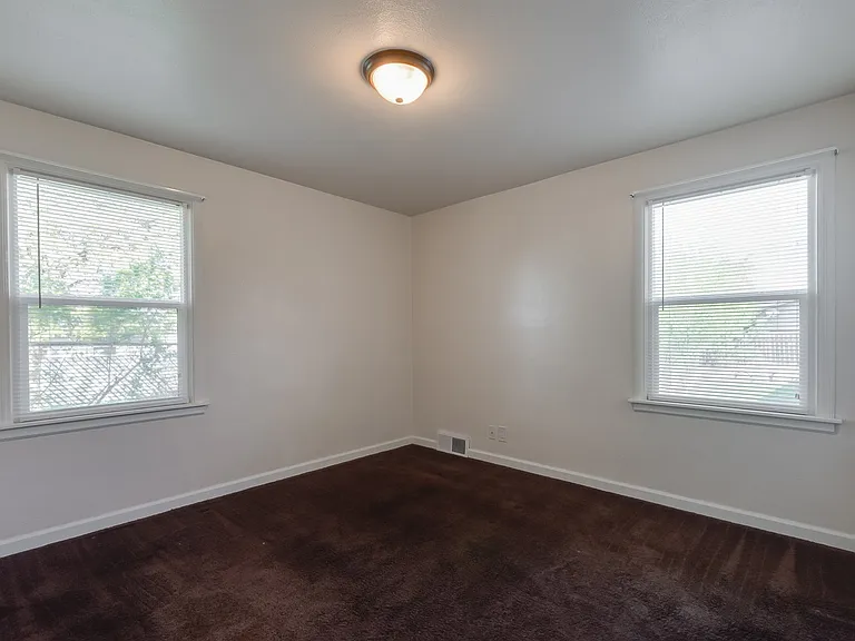 1504 W Kiernan Ave — Photo 12