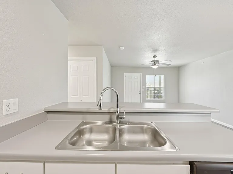 258 Plez Morgan Dr #E — Photo 17