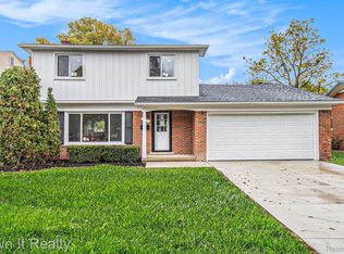 1866 N Evangeline St, Dearborn Heights, MI 48127