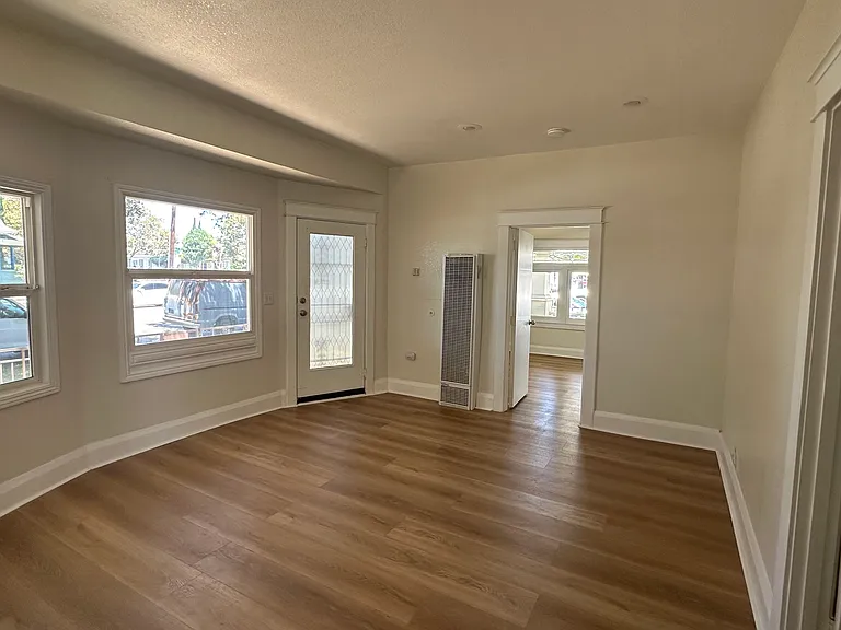402 S Sycamore St #402 — Photo 11