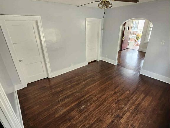 4th image of 2056 Yemans St