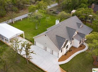 120 Hidden Forest Dr, La Vernia, TX 78121