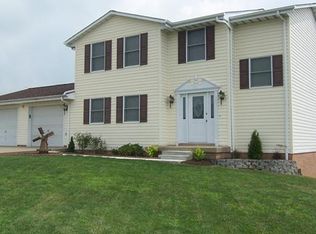 319 Wildwind Dr, Belle Vernon, PA 15012