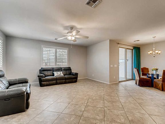 4th image of 924 W Desert Hollow Dr
