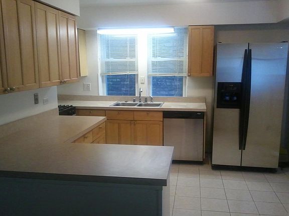 2nd image of 6518 N Bosworth Ave APT 2