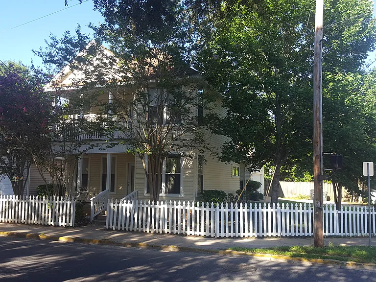 680 W Brevard St — Photo 2