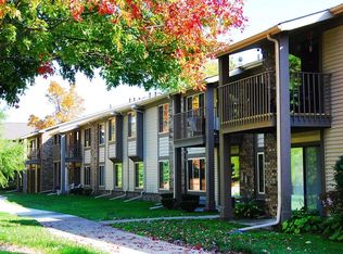 30205 Summit Dr #7-105, Farmington, MI 48334