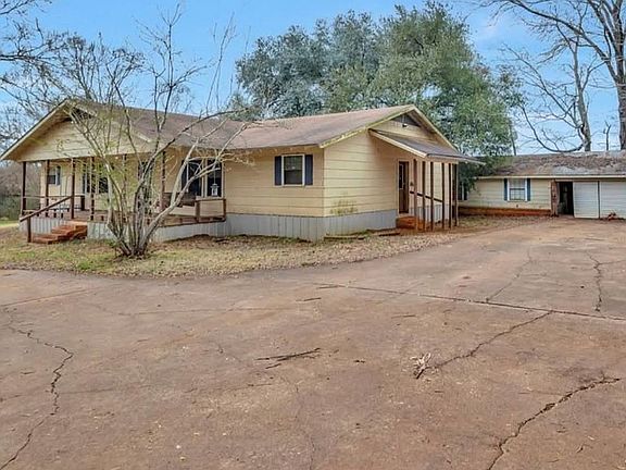 4th image of 213 County Road 395