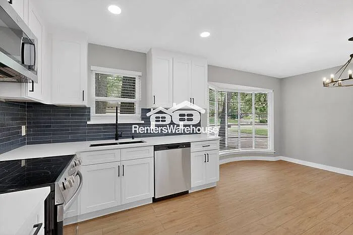 733 Ridgewood Cir — Photo 17
