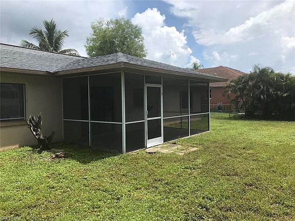 3rd image of 524 SW 25th Ter