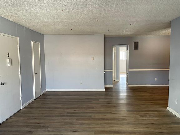 3rd image of 132 E Live Oak St APT F