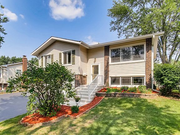 5th image of 8103 Leawood Ln