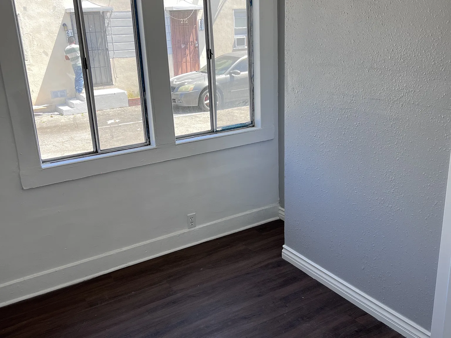 220 W F St - 224 1/2 — Photo 2