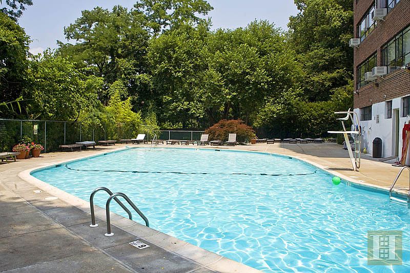 2nd image of 2727 Palisade Ave APT 10A