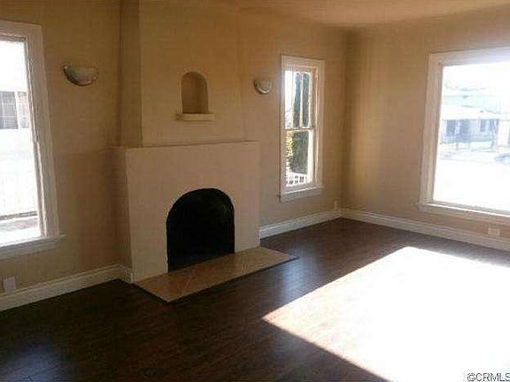 3rd image of 236 E 10th St