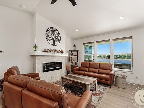 2nd image of 2507 Lake Heights Dr