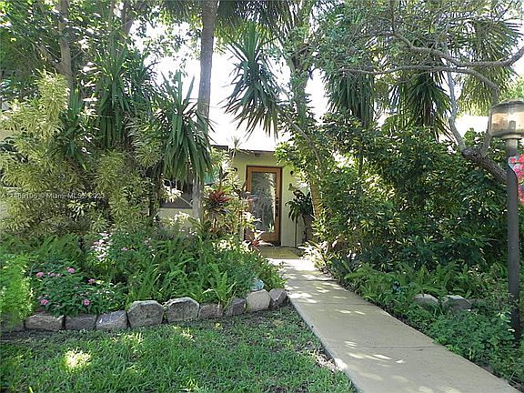 5th image of 172 NE 6th Ct #172
