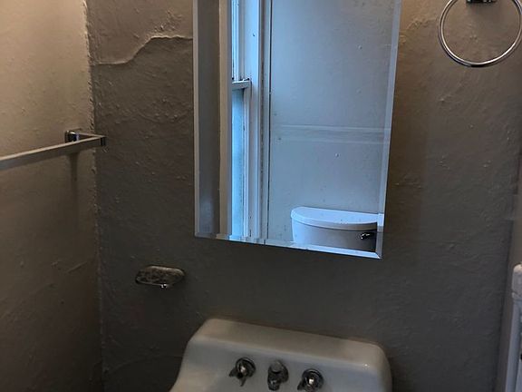 5th image of 519 S Beech St APT 3